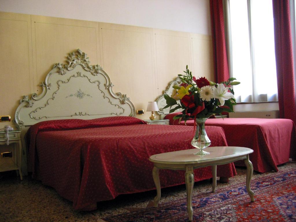 Guesthouse Ca' San Marcuola 1 Венеція Номер фото